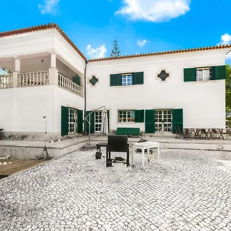 빌라 Stunning 5-bedroom With Pool By Hostlovers *