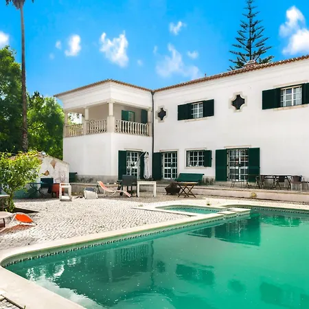 Stunning 5-bedroom With Pool By Hostlovers * 핀할 노보