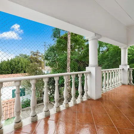 빌라 Stunning 5-bedroom With Pool By Hostlovers