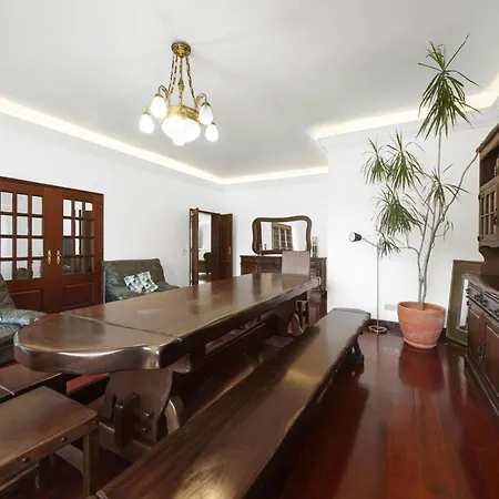 Stunning 5-bedroom With Pool By Hostlovers 핀할 노보