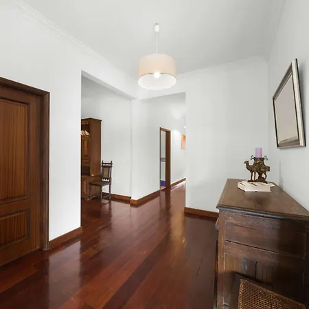 Stunning 5-bedroom With Pool By Hostlovers * 핀할 노보